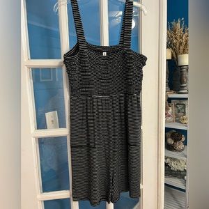 Zenana smocked romper NWOT